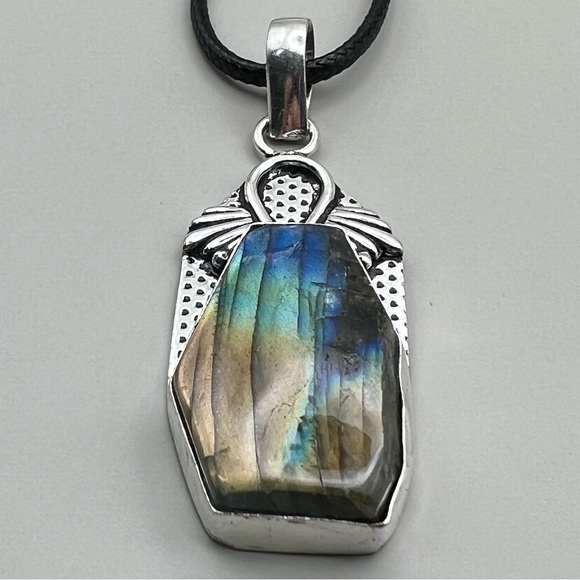 New Labradorite Crystal Stone Coffin Cut Silver Overlay Pendant Necklace - Picture 2 of 8